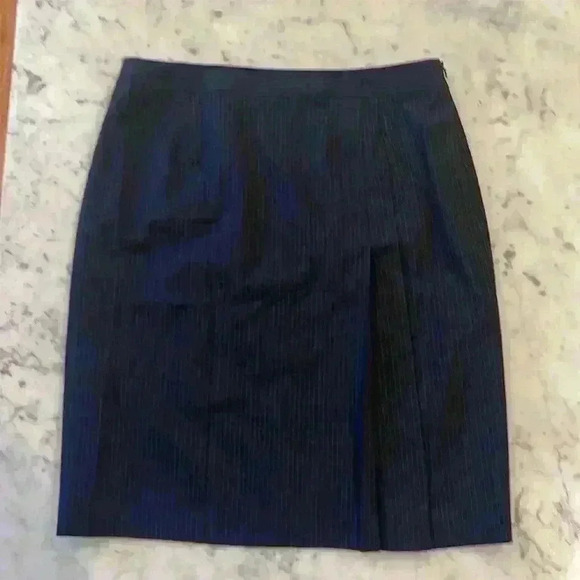 Brooks Brothers Dresses & Skirts - Brooks brothers size 12 knee length skirt. Navy blue with pinstripe and pleat.